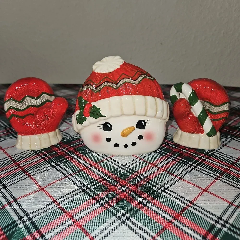 Ceramic Snowman Napkin Festive Mitten Salt & Pepper Holiday Tableware Decor